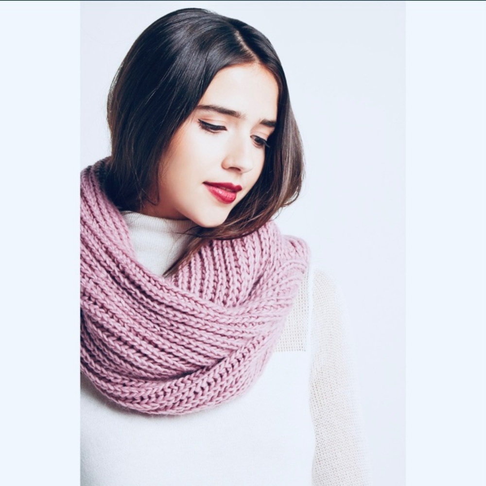 BCBGeneration Infinity/Loop Scarf - Picture 1 of 5